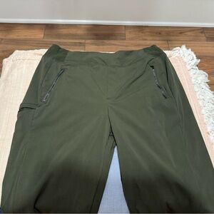 Athleta Trekkie North Jogger Pants Olive Green
